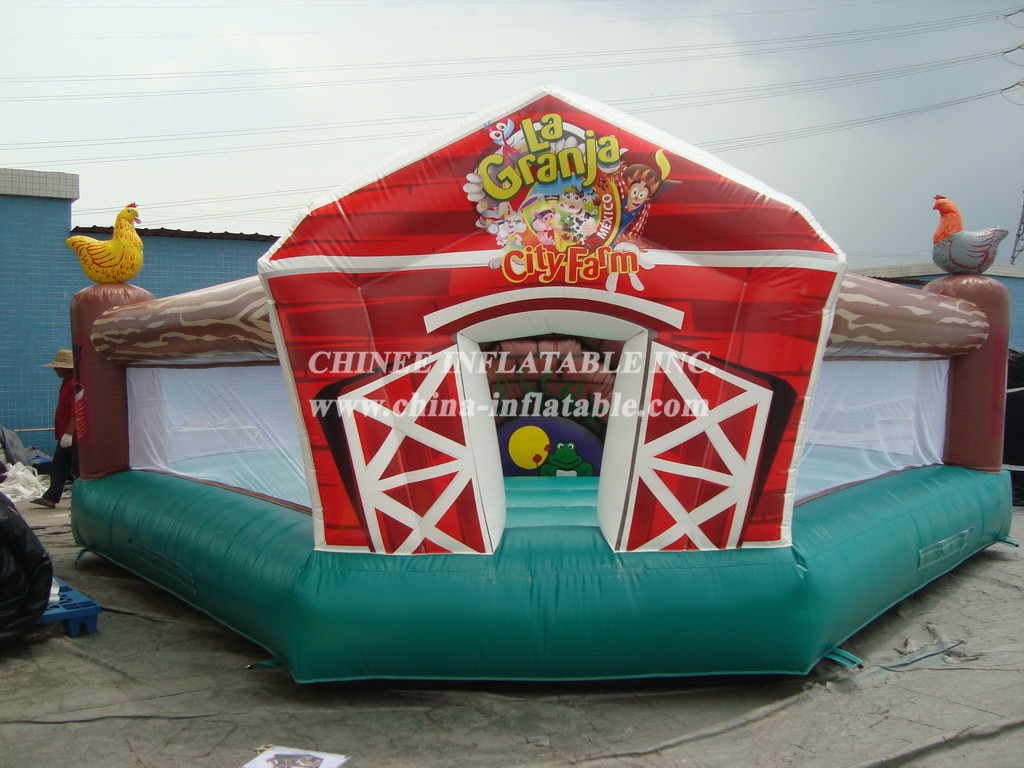 T2-2518 Farm Inflatable Bouncers