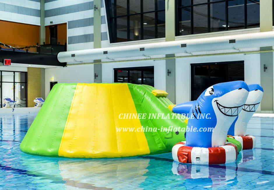 WG1-015 Shark Inflatable Floating Water Sport Park Game For Pool