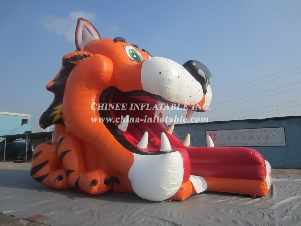 T8-2501 Giant Dog Inflatable Slides