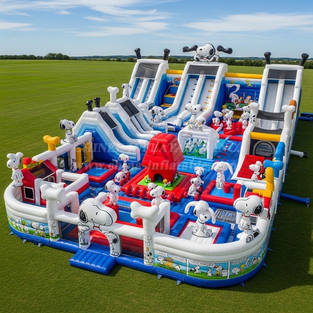 GF2-704 Snoopy Theme Inflatable Park