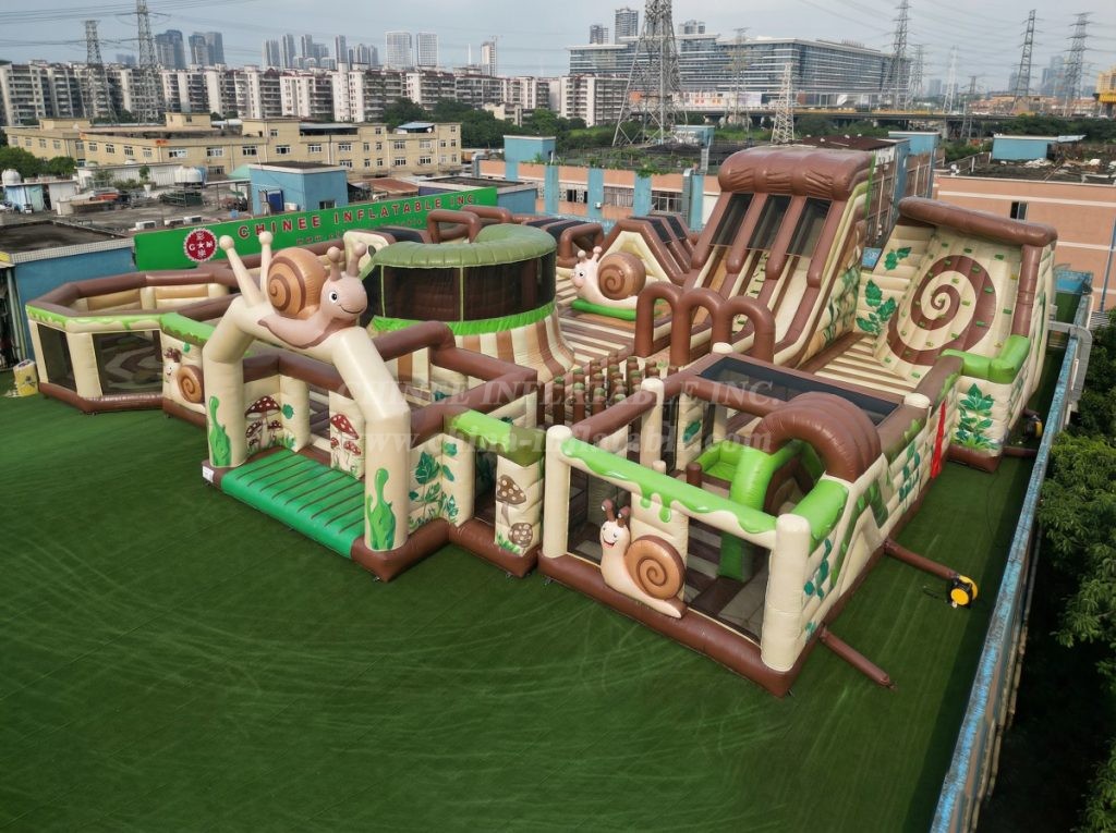 GF3-232 Snail Theme Inflatable Park