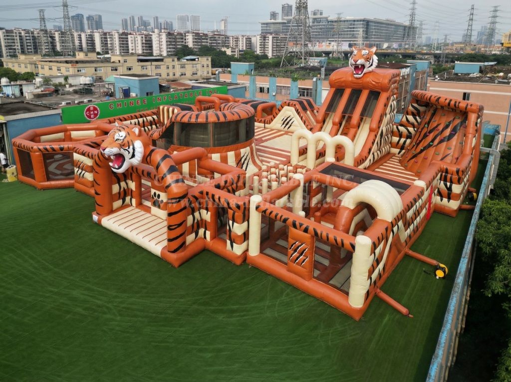 GF3-256 Tiger Theme Inflatable Park