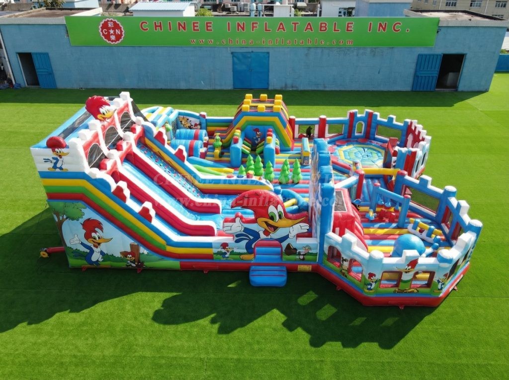 GF3-510 Woody Woodpecker Theme Inflatable Park