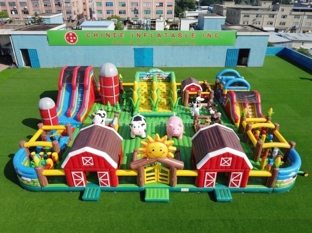 GF3-531 Farm Theme Inflatable Park