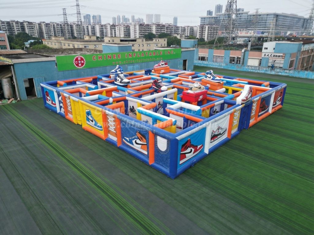 MAZE1-139 Sneakers Theme Inflatable Maze