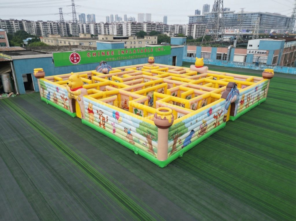 MAZE1-178 Winnie the Pooh Theme Inflatable Maze