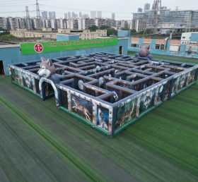 MAZE1-180 Wolf Theme Inflatable Maze