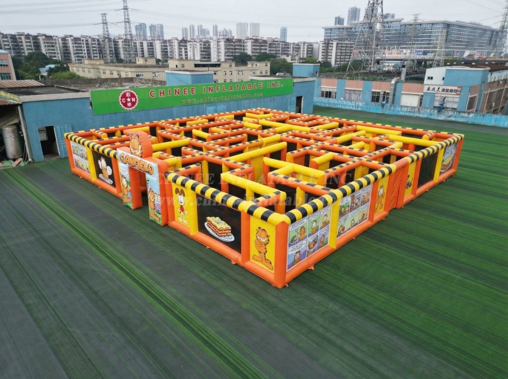 MAZE1-62 Garfield Theme Inflatable Maze