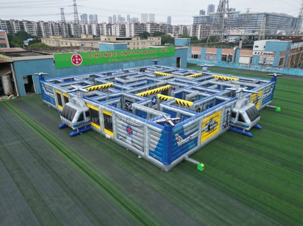 MAZE1-69 Helicopter Theme Inflatable Maze