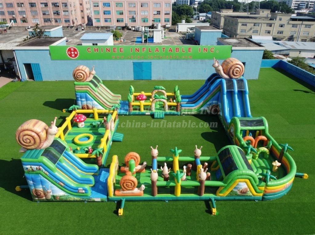 CR2-481 Snail Theme Inflatable Challenging Run