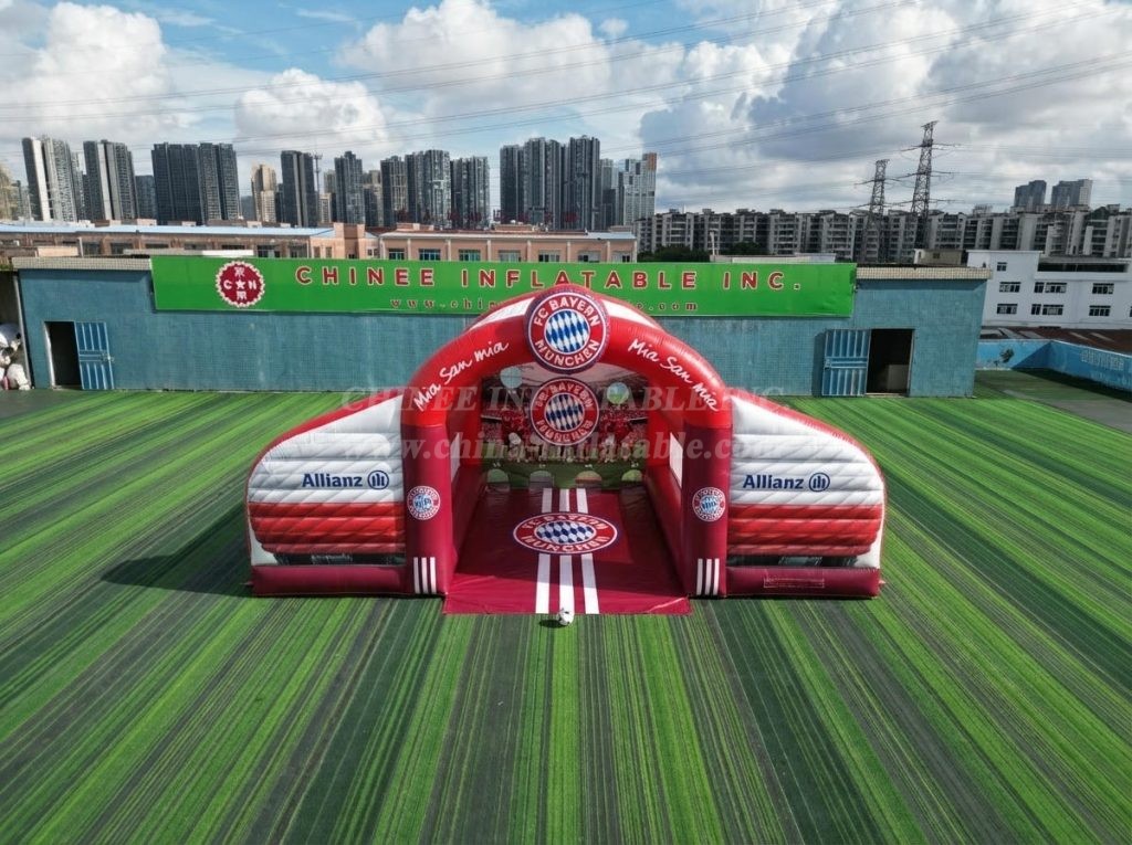 T11-7060 Bayern Munich Theme Inflatable Football Shoot Out Game