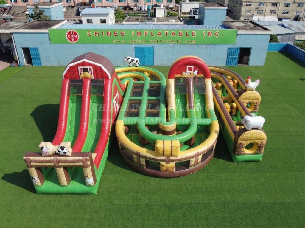 CR2-795 Farm Theme Giant Inflatable Obstacle Courses Challenging Run