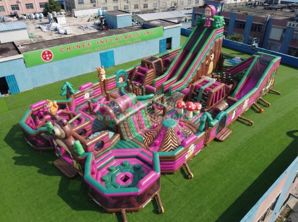 GF3-1079 Masha And The Bear Theme Inflatable Park