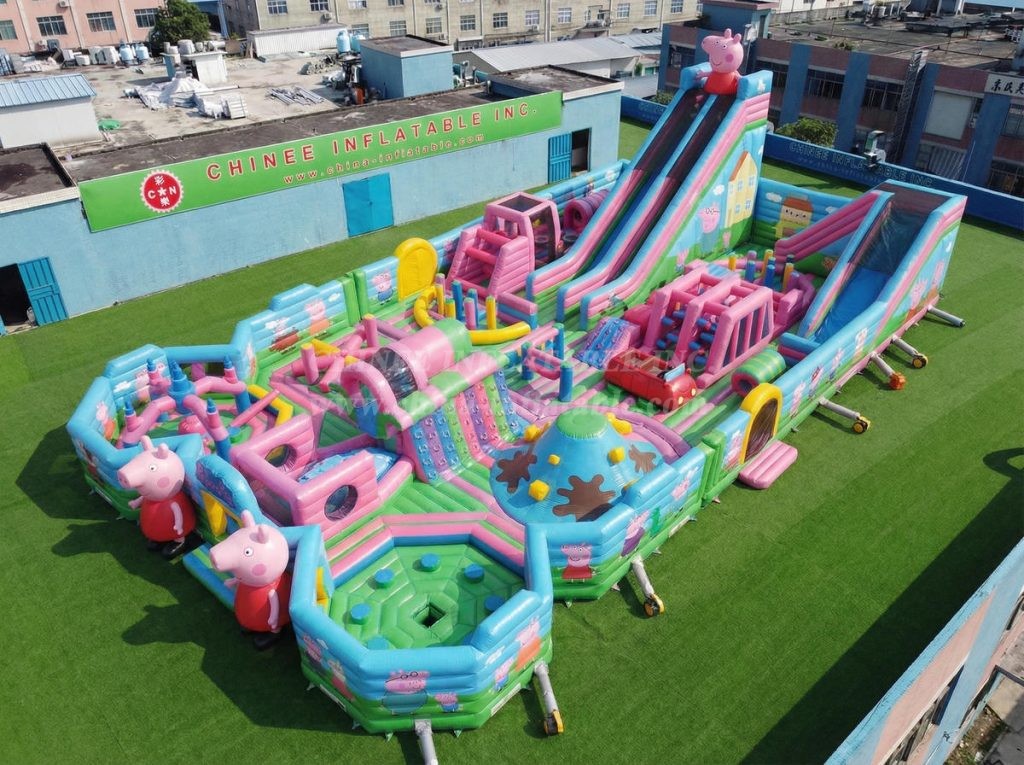 GF3-1091 Peppa Pig Theme Inflatable Park