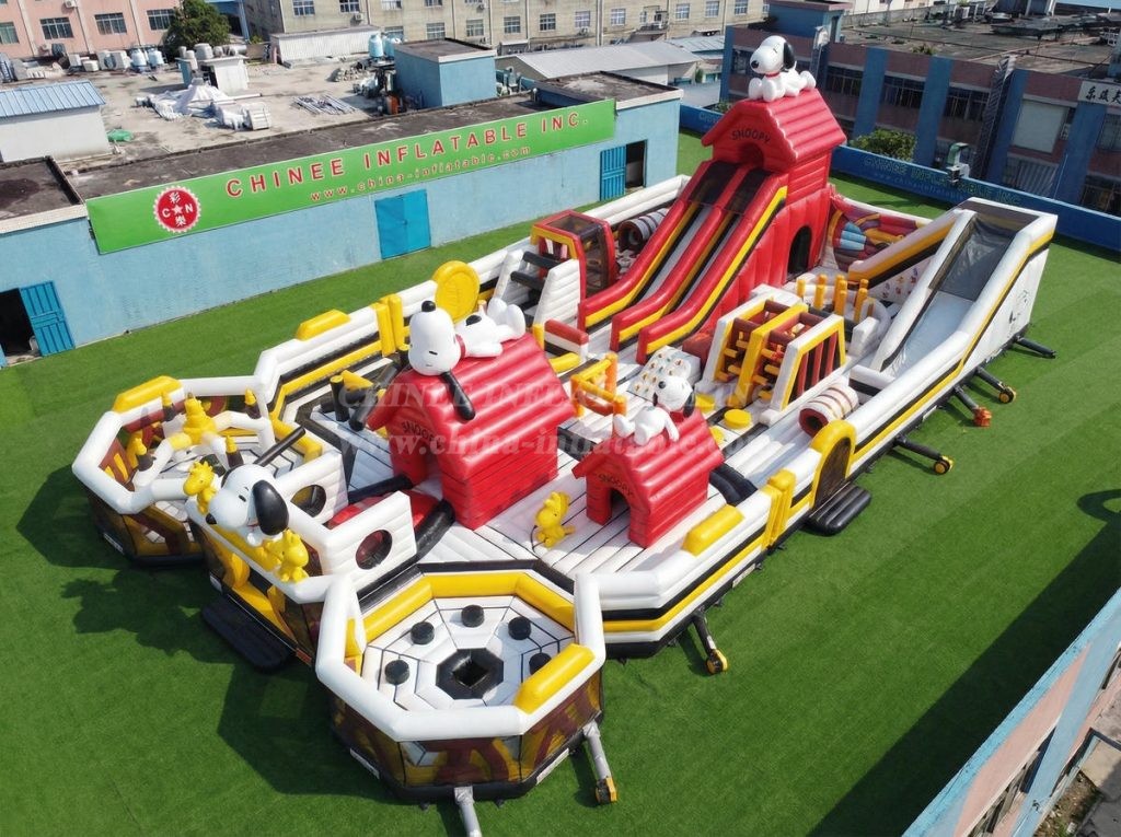 GF3-1101 Snoopy Theme Inflatable Park