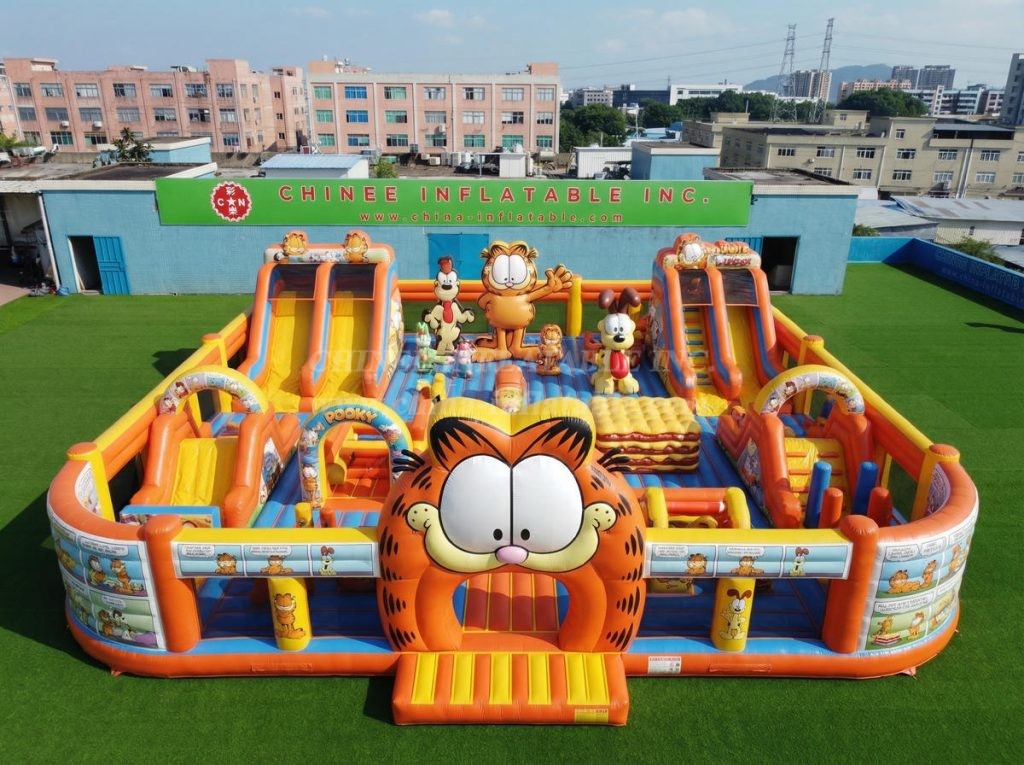 GF3-1336 Garfield Theme Inflatable Park