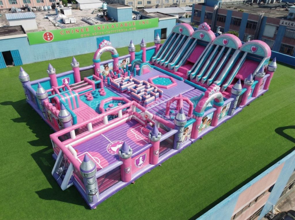 GF3-673 Nella Knight Theme Giant Inflatable Park