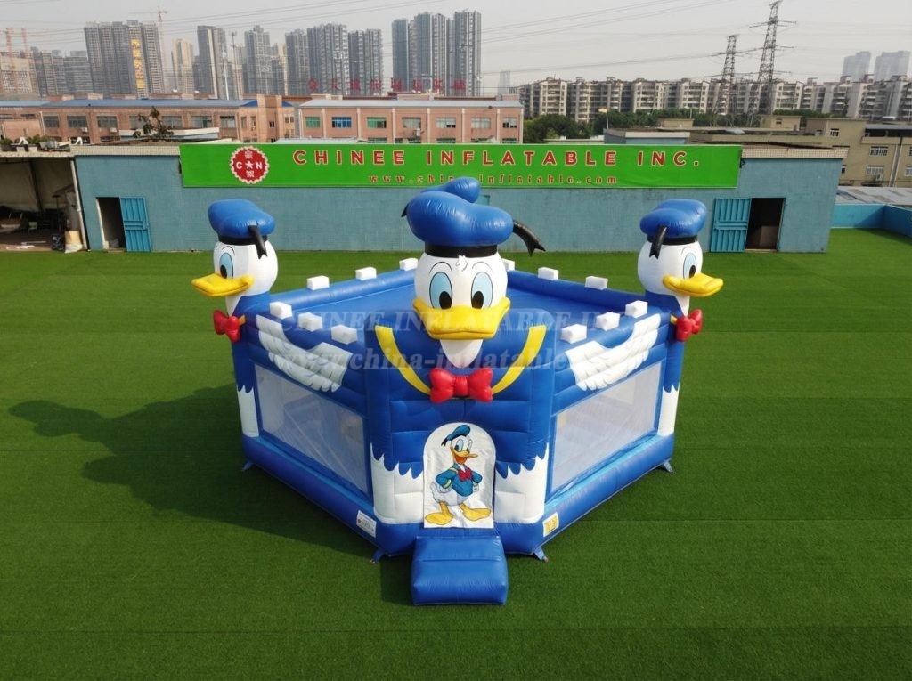 T5-3248 Donald Duck Theme Inflatable Castle