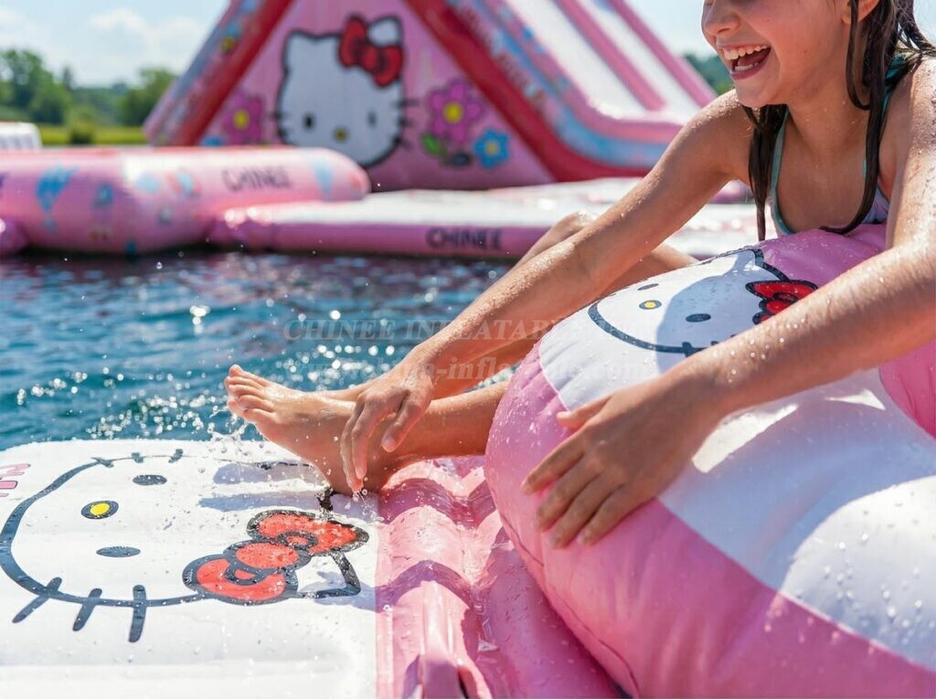 S615 Hello Kitty Theme Inflatable Water Park