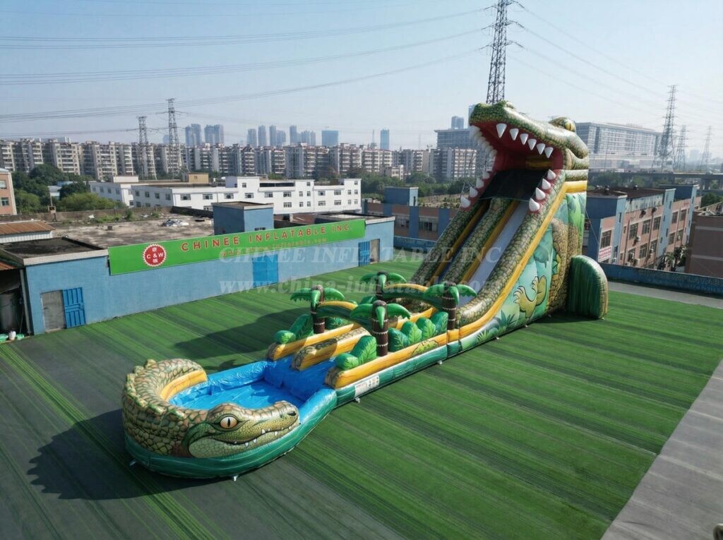 GS2-121 Crocodile Theme Giant Inflatable Water Slide