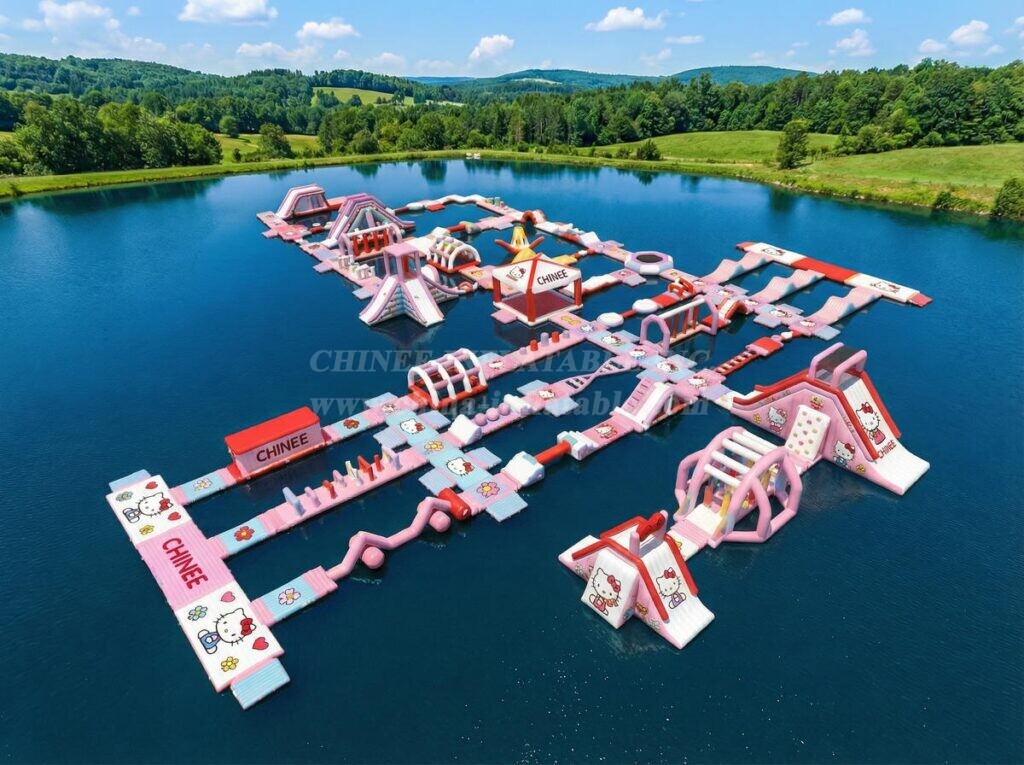S636 Hello Kitty Theme Inflatable Water Park
