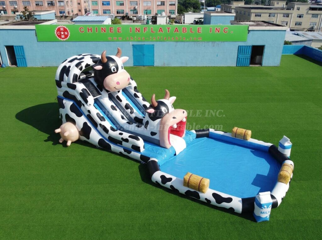 T8-6126 Cow Theme Inflatable Water Slide
