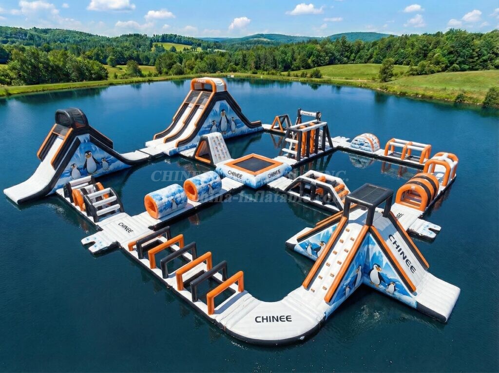 S812 Penguin Theme Inflatable Water Park