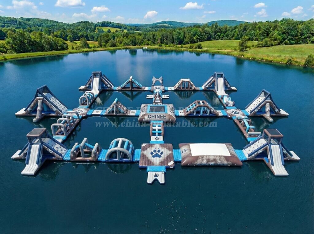 S879 Wolf Theme Inflatable Water Park